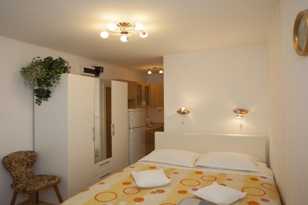 Apartments Leo สปลิท ภายนอก รูปภาพ