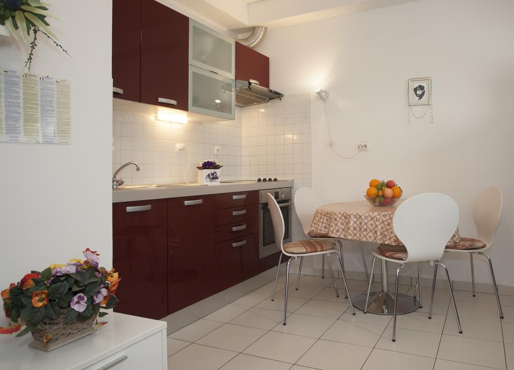 Apartments Leo สปลิท ภายนอก รูปภาพ